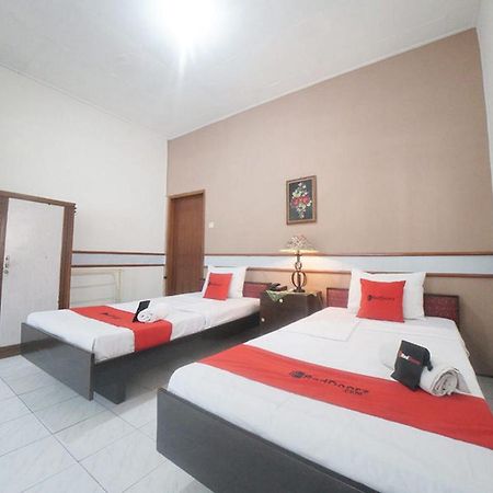 Reddoorz Near Balai Kota Malang Hotell Exteriör bild