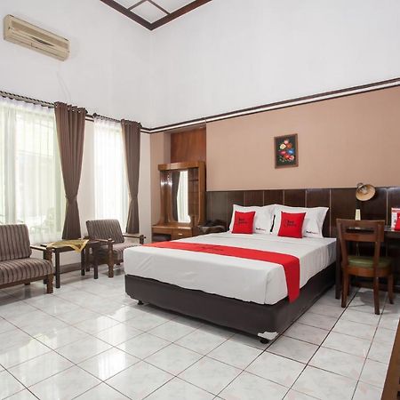 Reddoorz Near Balai Kota Malang Hotell Exteriör bild