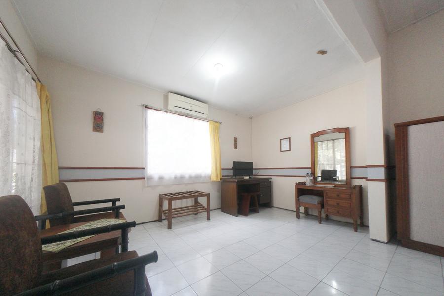 Reddoorz Near Balai Kota Malang Hotell Exteriör bild
