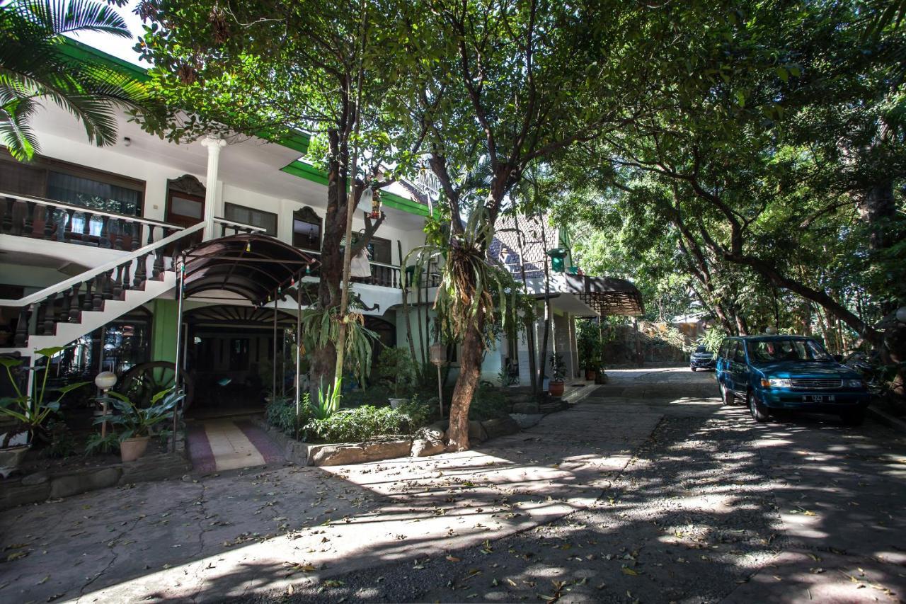 Reddoorz Near Balai Kota Malang Hotell Exteriör bild