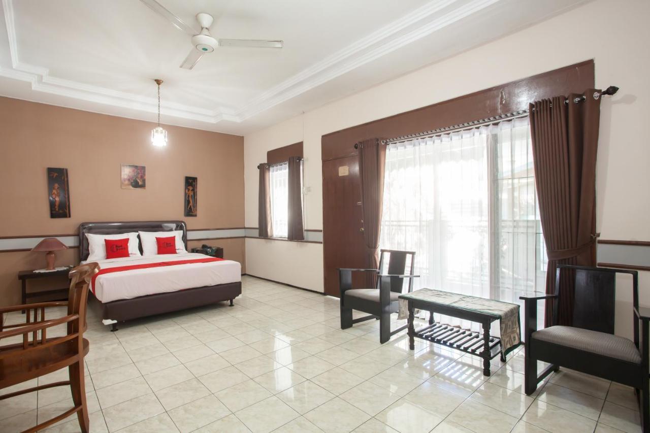 Reddoorz Near Balai Kota Malang Hotell Exteriör bild