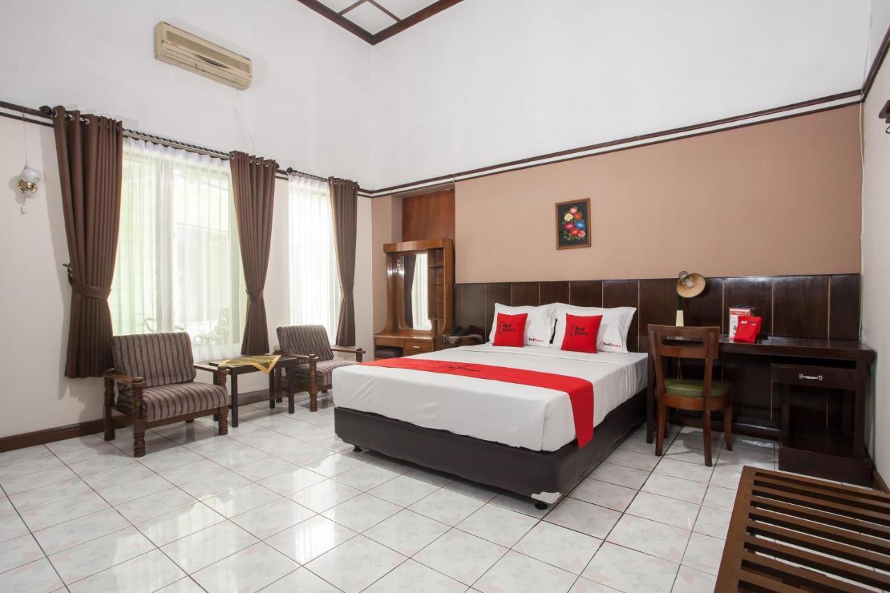 Reddoorz Near Balai Kota Malang Hotell Exteriör bild