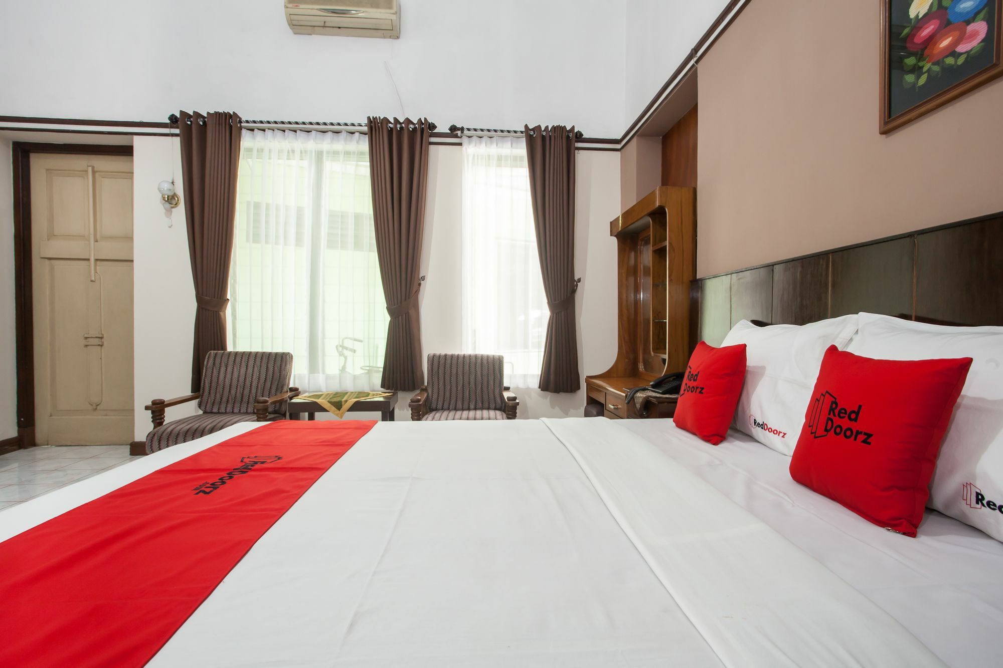 Reddoorz Near Balai Kota Malang Hotell Exteriör bild