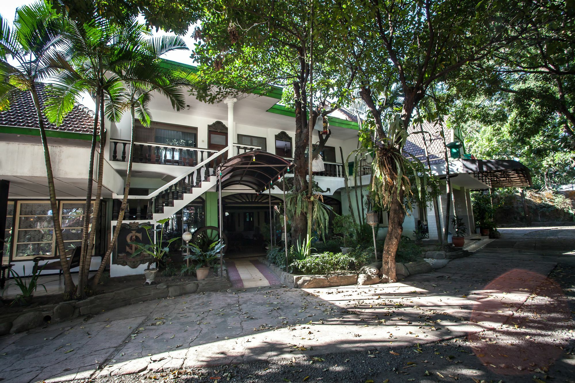 Reddoorz Near Balai Kota Malang Hotell Exteriör bild